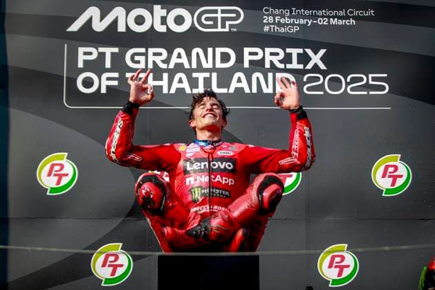 Bilder des Jahres 2025, Sport 03 M?rz Sport Themen der Woche KW09 Sport Bilder des Tages PT MotoGP of Thailand Spanish MotoGP rider Marc Marquez of Ducati Lenovo reacts on the podium after winning the PT Grand Prix of Thailand 2025 at the Chang Circuit in Buriram, Thailand, March 02 2025. Buriram Thailand Copyright: xMatrixxImagesx xDiegoxAzubelx 