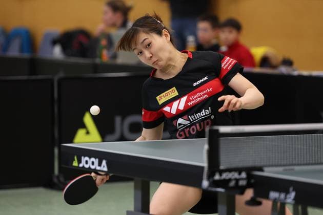 2025.03.01 Tischtennis Damen 1. Bundesliga TSV 1909 Langstadt - TTC 1946 Weinheim v.l., Weishan Liu (TTC 1946 Weinheim Tischtennis Damen 1.Bundesliga) spielt eine Vorhand.