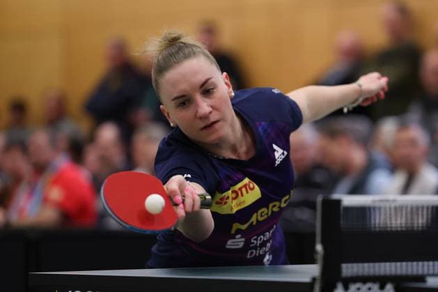 2025.03.01 Tischtennis Damen 1. Bundesliga TSV 1909 Langstadt - TTC 1946 Weinheim v.l., Chantal Mantz (TSV Langstadt Tischtennis Damen 1.Bundesliga) spielt eine Vorhand.