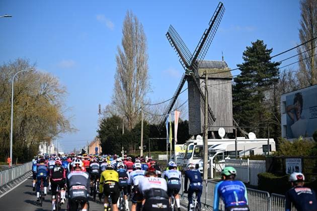Kuurne - Brussel - Kuurne 2025 cycling race KUURNE, BELGIUM - MARCH 02 : Illustration picture of the peloton during the Men Elite UCI 1.Pro 77th Kuurne - Brussel - Kuurne cycling race of 203 kms with start in Kortrijk and finish in Kuurne on March 02, 2025 in Kuurne, Belgium, 02 03 2025 ( Motordriver Kenny Verfaillie & Kuurne Belgium  Copyright: xTomasxSiskx