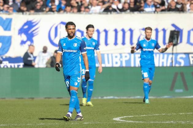 02.03.2025, xgox, Fussball 2. Bundesliga, 1. FC Magdeburg - SV Darmstadt 98 emspor, v.l. Xavier Amaechi (Magdeburg, 20) nach Tor zum 0:1 enttaeuscht, enttäuscht, schaut enttaeuscht, niedergeschlagen, disappointed (DFL DFB REGULATIONS PROHIBIT ANY USE OF PHOTOGRAPHS as IMAGE SEQUENCES and or QUASI-VIDEO) Magdeburg