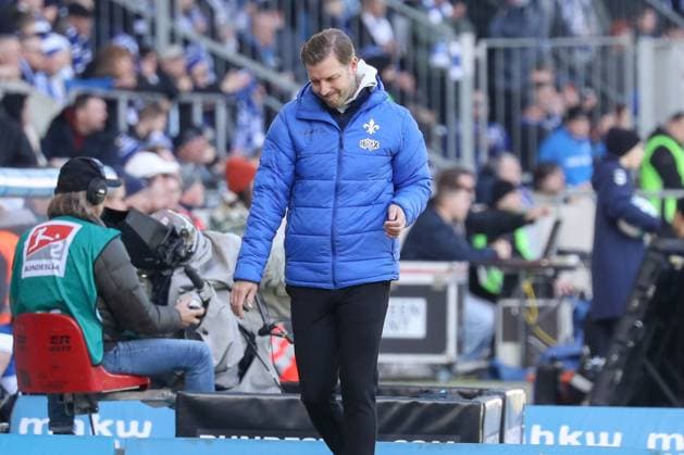 02.03.2025, xgox, Fussball - 2.Bundesliga, 1.FC Magdeburg - SV Darmstadt 98 emspor, v.l. Florian Kohfeldt (Darmstadt, Trainer) fsae (DFL DFB REGULATIONS PROHIBIT ANY USE OF PHOTOGRAPHS as IMAGE SEQUENCES and or QUASI-VIDEO) Magdeburg