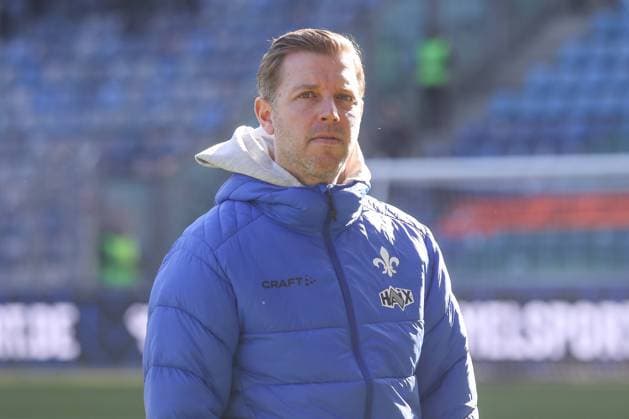 02.03.2025, xgox, Fussball - 2.Bundesliga, 1.FC Magdeburg - SV Darmstadt 98 emspor, v.l. Florian Kohfeldt (Darmstadt, Trainer) (DFL DFB REGULATIONS PROHIBIT ANY USE OF PHOTOGRAPHS as IMAGE SEQUENCES and or QUASI-VIDEO) Magdeburg