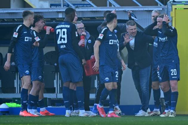 Paderborn, Home Deluxe Arena, 02.03.25, GER, Herren, 2.Bundesliga, Saison 2024-2025, SC Paderborn 07 - Hamburger SV Bild: Trainer Lukas KWASNIOK (Paderborn) DFL regulations prohibit any use of photographs as image sequences and or quasi-video. NRW Deutschland