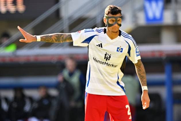 Paderborn, Home Deluxe Arena, 02.03.25, GER, Herren, 2.Bundesliga, Saison 2024-2025, SC Paderborn 07 - Hamburger SV Bild: Davie SELKE (Hamburg) DFL regulations prohibit any use of photographs as image sequences and or quasi-video. NRW Deutschland