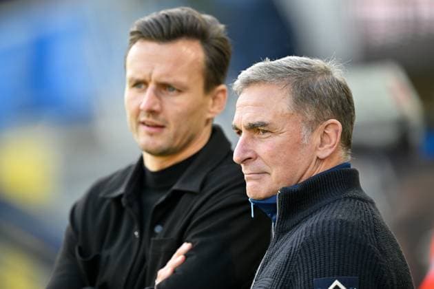 Paderborn, Home Deluxe Arena, 02.03.25, GER, Herren, 2.Bundesliga, Saison 2024-2025, SC Paderborn 07 - Hamburger SV Bild: v.li. Manager Claus Costa (Hamburg) und Sportvorstand Stefan KUNTZ (Hamburg) DFL regulations prohibit any use of photographs as image sequences and or quasi-video. NRW Deutschland