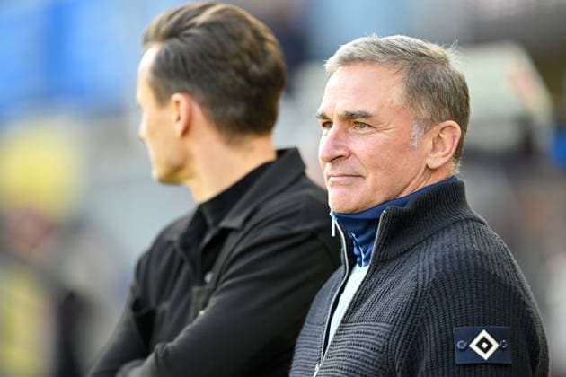 Paderborn, Home Deluxe Arena, 02.03.25, GER, Herren, 2.Bundesliga, Saison 2024-2025, SC Paderborn 07 - Hamburger SV Bild: v.li. Manager Claus Costa (Hamburg) und Sportvorstand Stefan KUNTZ (Hamburg) DFL regulations prohibit any use of photographs as image sequences and or quasi-video. NRW Deutschland