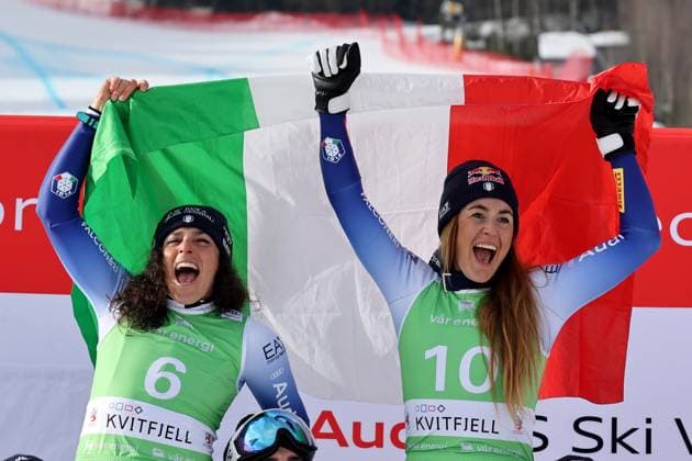 Sport Themen der Woche KW09 Sport Bilder des Tages foto IPP Marco Trovati Pentaphoto Kvitfjell 02 03 2025 coppa del mondo di sci alpino 2024-2025 superG femminile nella foto Federica Brignone festeggia la vittoria con sofia goggia giunta terza italy ITALY  Copyright: xR4924_italyphotopressx