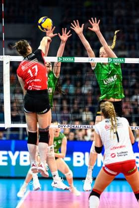 Lorena Lorber Fijok (Dresdner SC 17) schmettertd DVV Pokalfinale 2025 in der SAP Arena,. Mannheim Copyright: HMBxMedia JonasxDinger