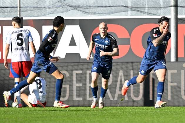 Paderborn, Home Deluxe Arena, 02.03.25, GER, Herren, 2.Bundesliga, Saison 2024-2025, SC Paderborn 07 - Hamburger SV Bild: Adriano GRIMALDI (Paderborn) jubelt nach seinem Tor zum 2:0 DFL regulations prohibit any use of photographs as image sequences and or quasi-video. NRW Deutschland