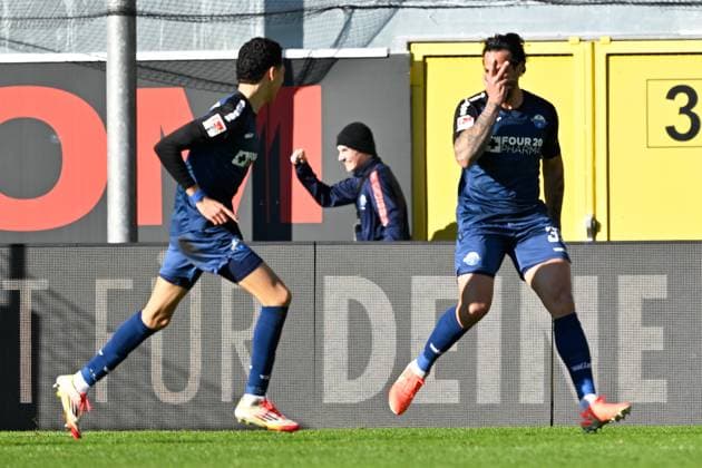 Paderborn, Home Deluxe Arena, 02.03.25, GER, Herren, 2.Bundesliga, Saison 2024-2025, SC Paderborn 07 - Hamburger SV Bild: Adriano GRIMALDI (Paderborn) jubelt nach seinem Tor zum 2:0 DFL regulations prohibit any use of photographs as image sequences and or quasi-video. NRW Deutschland