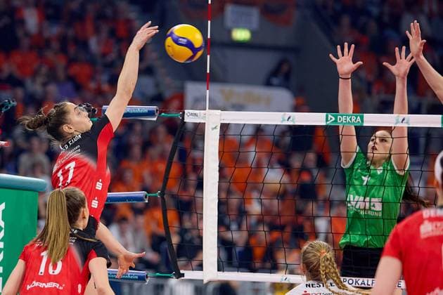 Aussenangriff Lorena Lorber Fijok (Dresdner SC, 17) GER, Dresdner SC - USC Muenster, Volleyball, DVV-Pokalfinale Frauen 2025, 02.03.25 GER, Dresdner SC - USC Muenster, Volleyball, DVV-Pokalfinale Frauen 2025, 02.03.25 Mannheim Copyright: xEibner-Pressefoto GeraldxOelze-dexStoppanyx EP-ODS