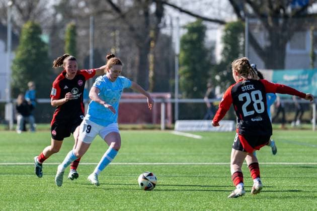 02.03.2025, Fußball, 2. Frauen-Bundesliga, 2024 2025, SG 99 Andernach - 1. FC Nürnberg Leonie Stöhr (9 Andernach) greift mit dem Ball an. Mendig Junglas Baumaschinen Stadion Rheinland-Pfalz Deutschland