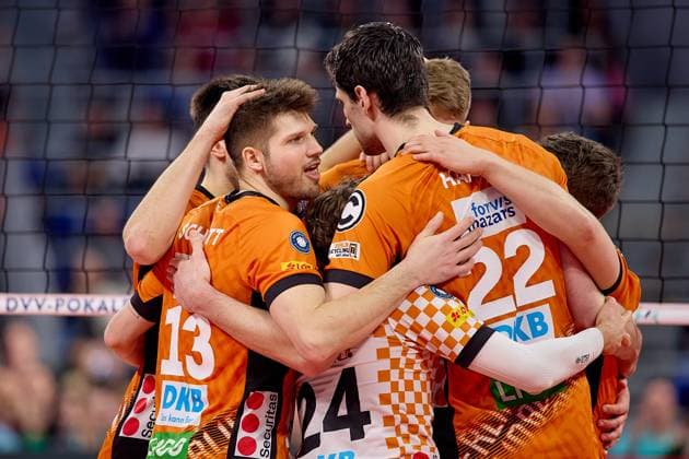 Freude bei den Berlin Recycling Volleys GER, BERLIN RECYCLING Volleys - SWD powervolleys Dueren, Volleyball, DVV-Pokalfinale Maenner 2025, 02.03.25 GER, BERLIN RECYCLING Volleys - SWD powervolleys Dueren, Volleyball, DVV-Pokalfinale Maenner 2025, 02.03.25 Mannheim Copyright: xEibner-Pressefoto GeraldxOelze-dexStoppanyx EP-ODS