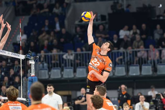 RECORD DATE NOT STATED Jake Hanes (Nr. 22, Diagonal, BERLIN RECYCLING Volleys); DVV Pokalfinale 2025 Männer, Manheim am 02.03.2025 Copyright: xBEAUTIFULxSPORTS PeterxWeberx