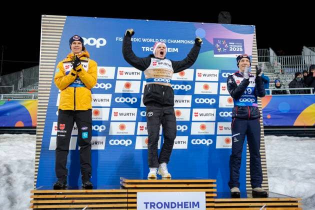 Bilder des Jahres 2025, Sport 03 M?rz Sport Themen der Woche KW09 Sport Bilder des Tages Ski-VM 2025 Trondheim 20250302. Andreas Wellinger fra Tyskland tok solv, Marius Lindvik tok gull, og Jan Hoerl fra osterrike tok bronsje (f.v.) i normal bakke hopp for menn i VM Trondheim 2025 i Granasen. Foto: Terje Pedersen NTB Trondheim Norge EDITORIAL USE ONLY. RESTRICTED USE FOR BETTING COMPANIES Ref:_SPO93l3fPfCrts.jpg *** World Ski Championships 2025 Trondheim 20250302 Andreas Wellinger from Germany took silver, Marius Lindvik took gold, and Jan Hoerl from Austria took bronze in mens normal hill jumping at the World Championships Trondheim 2025 in Granasen Photo Terje Pedersen NTB Trondheim Norway EDITORIAL USE ONLY RESTRICTED USE FOR BETTING COMPANIES  Copyright: xTerjexPedersenx xNTBx