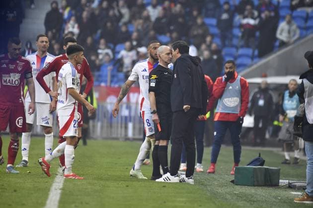 FOOTBALL : Lyon vs Brest - Ligue 1 - 02 03 2025 Lyon s coach Paulo FONSECA during the French L1 football match between Olympique Lyonnais (OL) and Stade Brestois 29 (Brest) at the Groupama Stadium in Decines-Charpieu, Lyon France on March 2, 2025  Copyright: xMourad_ALLILIx