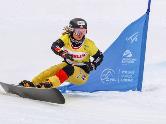 Sport Themen der Woche KW09 Sport Bilder des Tages Snowboard Alpine World Cup in Krynica Zdroj, Poland - 2 Mar 2025 Ramona Hofnester of Germany competes in Parallel Giant Slalom, FIS Snowboard Alpine World Cup on Jaworzyna Krynicka ski slope near Krynica-Zdroj. Krynica Zdroj Poland Copyright: xDominikaxZarzyckax xSOPAxImagesx March_2_2025_Krynica_snowboard-31