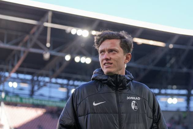 Michael Gregoritsch (SC Freiburg, 38) , Fussball, 1. Bundesliga, 24.Spieltag, 2024 2025, FC Augsburg vs. SC Freiburg, 02.03.2025, WWK Arena, Augsburg, Deutschland DFL REGULATIONS PROHIBIT ANY USE OF PHOTOGRAPHS AS IMAGE SEQUENCES AND OR QUASI-VIDEO. Augsburg WWK Arena Bayern Deutschland *** Michael Gregoritsch SC Freiburg, 38 , Soccer, 1 Bundesliga, 24 Matchday, 2024 2025, FC Augsburg vs SC Freiburg, 02 03 2025, WWK Arena, Augsburg, Germany DFL REGULATIONS PROHIBIT ANY USE OF PHOTOGRAPHS AS IMAGE SEQUENCES AND OR QUASI VIDEO Augsburg WWK Arena Bayern Germany Copyright: xArnexAmbergx