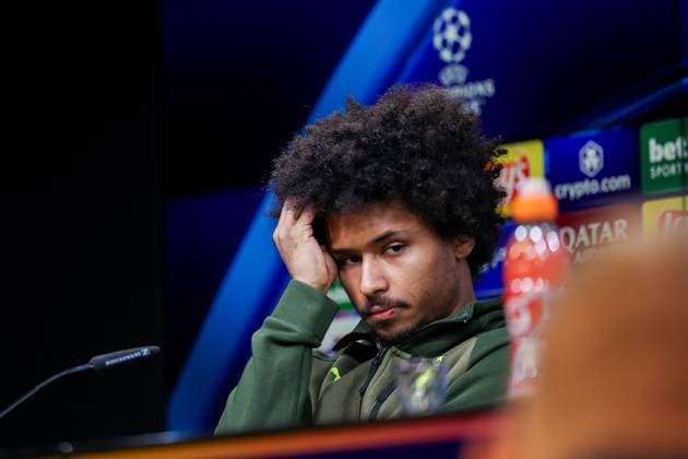 03.03.2025, Pressekonferenz zum UEFA Champions League Spiel zwischen Borussia Dortmund und OSC Lille, Karim Adeyemi (Borussia Dortmund) greift sich in die Haare, Dortmund Signal Iduna Park NRW Deutschland xRHR-FOTO DEx Copyright: DennisxEwert RHR-FOTOx RHR-FOTO DE