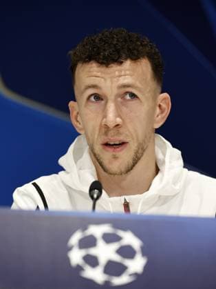 Sport Bilder des Tages EINDHOVEN - PSV player Ivan Perisic during the press conference, PK, Pressekonferenz ahead of the meeting with Arsenal FC in the Champions League eighth final in Eindhoven. ANP MAURICE VAN STEEN xVIxANPxSportx xxANPxIVx 521469027 originalFilename: 521469027.jpg