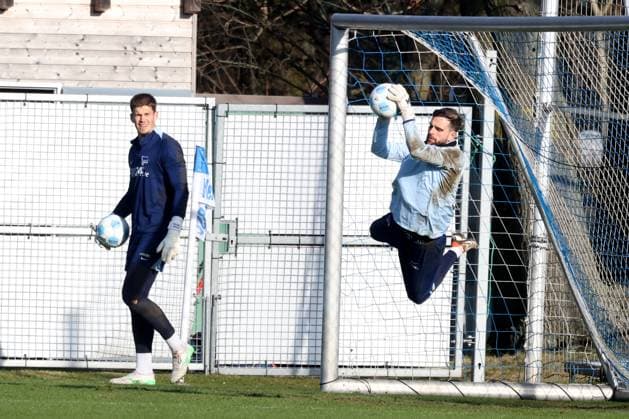 DEU, DFL, 2. FBL Hertha BSC, Training, 03.03.2025, Sportforum, Berlin, DEU, DFL, 2. FBL Hertha BSC, Training, im Bild Marius Gersbeck (Hertha BSC Berlin 35), Tim Goller (Hertha BSC Berlin 43) DFL - regulations prohibit any use of Photographs as image sequences and or quasi-video Foto: Juergen Engler nordphoto GmbH