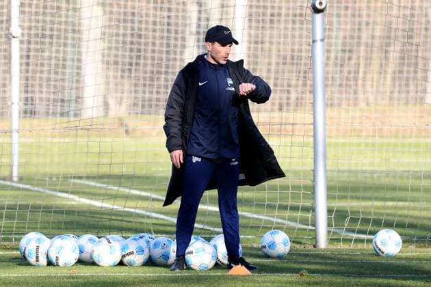 DEU, DFL, 2. FBL Hertha BSC, Training, 03.03.2025, Sportforum, Berlin, DEU, DFL, 2. FBL Hertha BSC, Training, im Bild Cheftrainer Stefan Leitl (Hertha BSC Berlin) DFL - regulations prohibit any use of Photographs as image sequences and or quasi-video Foto: Juergen Engler nordphoto GmbH