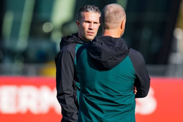 UEFA Champions League 2024-2025: training of Feyenoord Rotterdam - Feyenoord coach Robin van Persie during the training of Feyenoord in preparation of the UEFA Champions League duel against Inter Milan at Trainingscomplex 1908 on 4 March 2025 in Rotterdam, The Netherlands. Copyright: xYannickxVerhoevenx