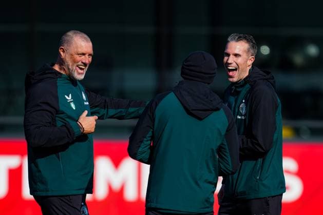 UEFA Champions League 2024-2025: training of Feyenoord Rotterdam - Feyenoord assistent coachJohn de Wolf, Feyenoord assistent coach Brian Pinas, Feyenoord coach Robin van Persie during the training of Feyenoord in preparation of the UEFA Champions League duel against Inter Milan at Trainingscomplex 1908 on 4 March 2025 in Rotterdam, The Netherlands. Copyright: xYannickxVerhoevenx