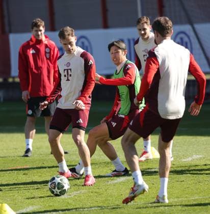 04.03.2025, Champions League, FC Bayern Muenchen Abschlusstraining, Fussball, im Bild: Joshua Kimmich (FC Bayern Muenchen), Hiroki Ito (FC Bayern Muenchen), Josip Stanisic (FC Bayern Muenchen) und Thomas Mueller (FC Bayern Muenchen)