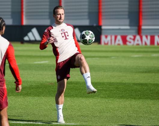 Harry Kane (FC Bayern Muenchen, 09) mit Ball beim Training, GER, Abschlusstraining, FC Bayern Muenchen, Fussball, UEFA Champions League, Achtelfinale Hinspiel, Saison 2024 2025, 04.03.2025, GER, Abschlusstraining, FC Bayern Muenchen, Fussball, UEFA Champions League, Achtelfinale Hinspiel, Saison 2024 2025, 04.03.2025 Muenchen Copyright: xEibner-Pressefoto JennixMaulx EP_JML
