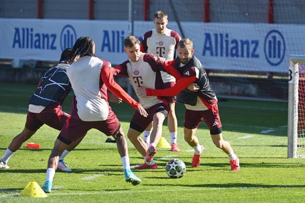 Joshua KIMMICH (Bayern Muenchen), Aktion,Zweikampf gegen Konrad LAIMER (Bayern Muenchen). Abschlusstraining am 04.03.2025. Fussball Champions League Achtelfinale FC Bayern Muenchen - Bayer 04 Leverkusen am 05.03.2025 , A L L I A N Z A R E N A.