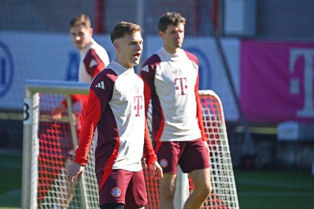 Joshua KIMMICH (Bayern Muenchen), hi:Thomas MUELLER (MÜLLER,Bayern Muenchen), Abschlusstraining am 04.03.2025. Fussball Champions League Achtelfinale FC Bayern Muenchen - Bayer 04 Leverkusen am 05.03.2025 , A L L I A N Z A R E N A.