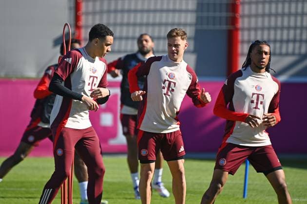 v.li:Jamal MUSIALA (Bayern Muenchen),Joshua KIMMICH (Bayern Muenchen),Michael OLISE (Bayern Muenchen),Aktion. Abschlusstraining am 04.03.2025. Fussball Champions League Achtelfinale FC Bayern Muenchen - Bayer 04 Leverkusen am 05.03.2025 , A L L I A N Z A R E N A.