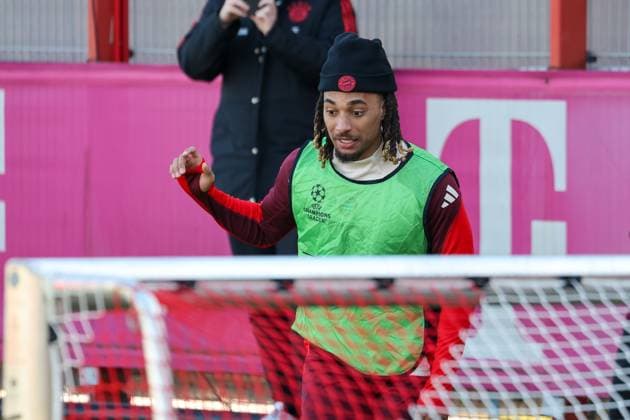 Sacha Boey (FC Bayern Muenchen, 23) beim Training, GER, Abschlusstraining, FC Bayern Muenchen, Fussball, UEFA Champions League, Achtelfinale Hinspiel, Saison 2024 2025, 04.03.2025, GER, Abschlusstraining, FC Bayern Muenchen, Fussball, UEFA Champions League, Achtelfinale Hinspiel, Saison 2024 2025, 04.03.2025 Muenchen Copyright: xEibner-Pressefoto JennixMaulx EP_JML