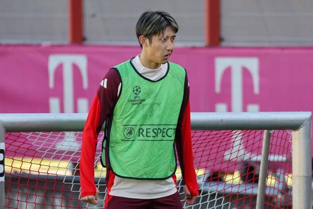 Hiroki Ito (FC Bayern Muenchen, 21) beim Training, GER, Abschlusstraining, FC Bayern Kingsley Coman (FC Bayern Muenchen, 11) und Fussball, UEFA Champions League, Achtelfinale Hinspiel, Saison 2024 2025, 04.03.2025, GER, Abschlusstraining, FC Bayern Muenchen, Fussball, UEFA Champions League, Achtelfinale Hinspiel, Saison 2024 2025, 04.03.2025 Muenchen Copyright: xEibner-Pressefoto JennixMaulx EP_JML