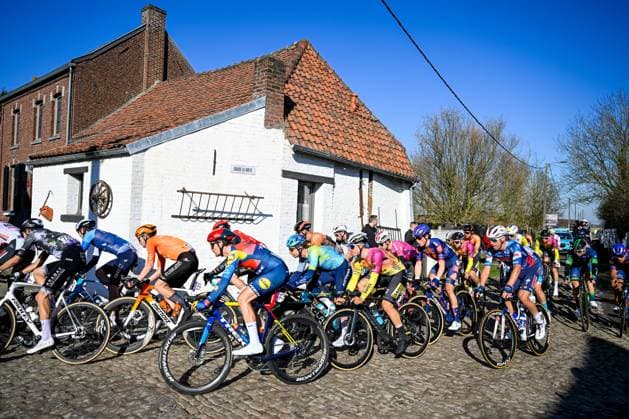 The pack of riders pictured in action during the Ename Samyn Classic one day cycling race, 199,1km from Quaregnon to Dour on Tuesday 04 March 2025. TOM GOYVAERTS TomxGoyvaerts  x114218403x