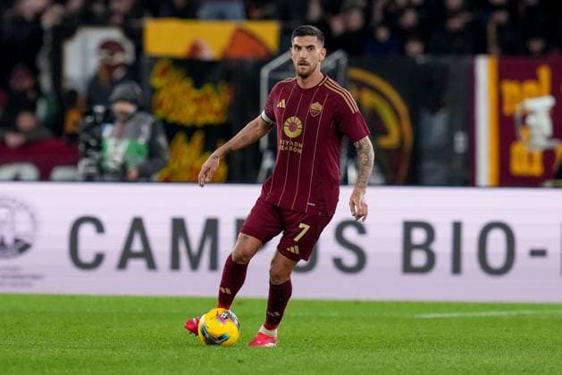 AS Roma v Como 1907 - Serie A Enilive Lorenzo Pellegrini of AS Roma during the Serie A Enilive match between AS Roma and Como 1907 at Stadio Olimpico on March 2, 2025 in Rome, Italy. Rome Stadio Olimpico Rome Italy Copyright: xGiuseppexMaffiax SerieA_Roma-Como_020325DSC05020