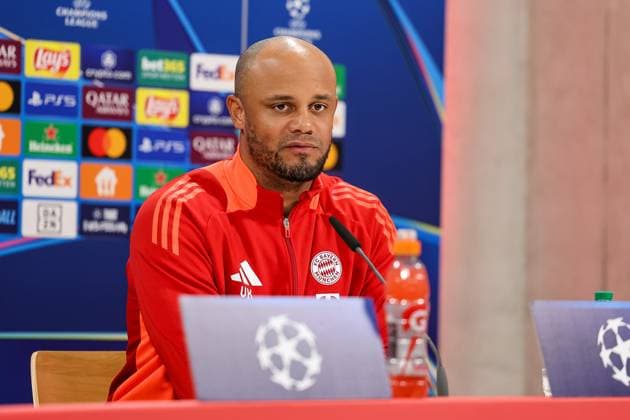 Vincent Kompany (FC Bayern Muenchen, Cheftrainer) bei der Pressekonferenz, GER, Internationale Pressekonferenz, FC Bayern Muenchen, Fussball, UEFA Champions League, Achtelfinale Hinspiel, Saison 2024 2025, 04.03.2025, GER, Internationale Pressekonferenz, FC Bayern Muenchen, Fussball, UEFA Champions League, Achtelfinale Hinspiel, Saison 2024 2025, 04.03.2025 Muenchen Copyright: xEibner-Pressefoto JennixMaulx EP_JML