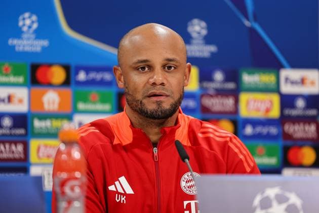 Vincent Kompany (FC Bayern Muenchen, Cheftrainer) bei der Pressekonferenz, GER, Internationale Pressekonferenz, FC Bayern Muenchen, Fussball, UEFA Champions League, Achtelfinale Hinspiel, Saison 2024 2025, 04.03.2025, GER, Internationale Pressekonferenz, FC Bayern Muenchen, Fussball, UEFA Champions League, Achtelfinale Hinspiel, Saison 2024 2025, 04.03.2025 Muenchen Copyright: xEibner-Pressefoto JennixMaulx EP_JML