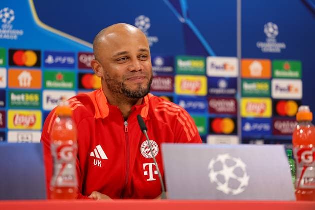 Vincent Kompany (FC Bayern Muenchen, Cheftrainer) bei der Pressekonferenz, GER, Internationale Pressekonferenz, FC Bayern Muenchen, Fussball, UEFA Champions League, Achtelfinale Hinspiel, Saison 2024 2025, 04.03.2025, GER, Internationale Pressekonferenz, FC Bayern Muenchen, Fussball, UEFA Champions League, Achtelfinale Hinspiel, Saison 2024 2025, 04.03.2025 Muenchen Copyright: xEibner-Pressefoto JennixMaulx EP_JML