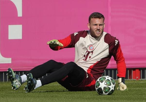 04.03.2025, Champions League, FC Bayern Muenchen Abschlusstraining, Fussball, im Bild: Daniel Peretz (FC Bayern Muenchen)