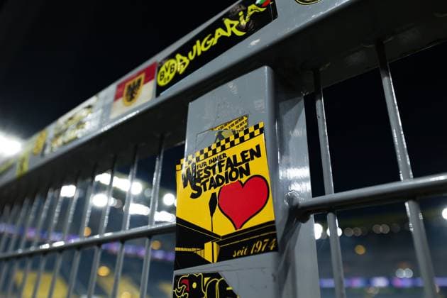 04.03.2025, UEFA Champions League, Achtelfinale, Borussia Dortmund - Lille OSC, Auf einem Zaun klebt ein Aufkleber mit der Aufschrift, für immer Westfalenstadion, Dortmund Signal Iduna Park NRW Deutschland xRHR-FOTO DEx Copyright: DennisxEwert RHR-FOTOx RHR-FOTO DE