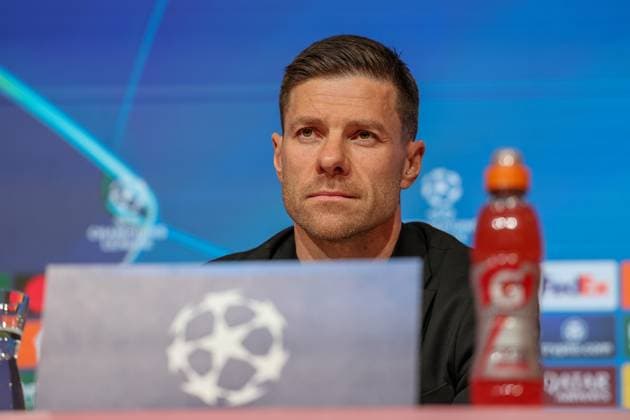 Sport Bilder des Tages Xabi Alonso (Bayer 04 Leverkusen, Chef-Trainer) bei der Pressekonferenz, GER, Internationale Pressekonferenz, Bayer 04 Leverkusen, Fussball, UEFA Champions League, Achtelfinale Hinspiel, Saison 2024 2025, 04.03.2025, GER, Internationale Pressekonferenz, Bayer 04 Leverkusen, Fussball, UEFA Champions League, Achtelfinale Hinspiel, Saison 2024 2025, 04.03.2025 Muenchen Copyright: xEibner-Pressefoto JennixMaulx EP_JML