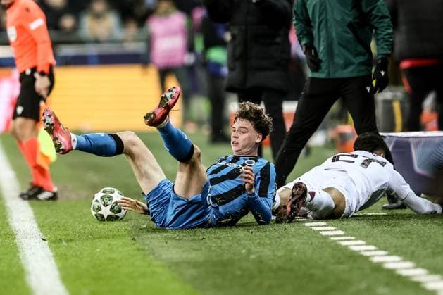 Club s Maxim De Cuyper and Aston Villa s Morgan Rogers fight for the ball during a soccer game between Belgian Club Brugge KV and English Aston Villa FC, Tuesday 04 March 2025 in Brugge, the first leg of the 1 8 finals of the UEFA Champions League knockout phase. BRUNOxFAHY  x114230468x