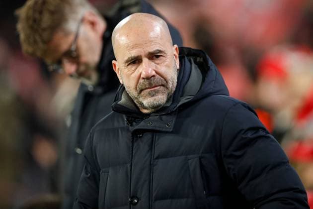 PSV Eindhoven head coach Peter Bosz in the technical area before kick-off PSV Eindhoven v Arsenal, UEFA Champions League, Round of 16, First Leg, Football, Philips Stadion, Eindhoven, Netherlands - 04 Mar 2025 EDITORIAL USE ONLY No use with unauthorised audio, video, data, fixture lists, club league logos or live services. Online in-match use limited to 120 images, no video emulation. No use in betting, games or single club league player publications.  Copyright: xBartxStoutjesdijk Shutterstockx 15176980e