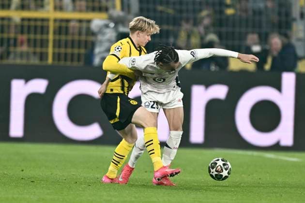 v. li. im Zweikampf Daniel Svensson (Dortmund 24) Aissa Mandi (Lille OSC 2) 9 04.03.2025 Fussball, Champions League, Borussia Dortmund vs Lille OSC, Signal Iduna Park, Dortmund,