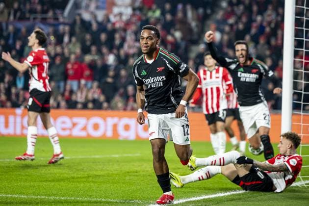 EINDHOVEN - JurrioÂ«n Timber of Arsenal FC celebrates the 0-1 during the UEFA Champions league match between PSV Eindhoven and Arsenal FC at Phillips Stadium on March 4, 2025 in Eindhoven, Netherlands. ANP ROBIN VAN LONKHUIJSEN UEFA Champions League 2024 25 Round of 16 First leg 2024 25 xVIxANPxSportx xxANPxIVx 521567654 originalFilename: 521567654.jpg