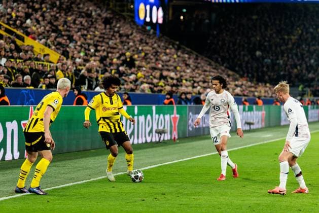 UEFA Champions League, Borussia Dortmund - LOSC Lille; 04.03.2025 Zweikampf Julian Ryerson (Borussia Dortmund, 26), Karim Adeyemi (Borussia Dortmund, 27), Ayyoub Bouaddi (LOSC Lille, 32), Hakon Arnar Haraldsson (LOSC Lille, 7) UEFA Champions League Achtelfinale Hinspiel, Borussia Dortmund - LOSC Lille; Dortmund, SIGNAL IDUNA PARK am 04.03.2025 Copyright: xBEAUTIFULxSPORTS Wunderlx