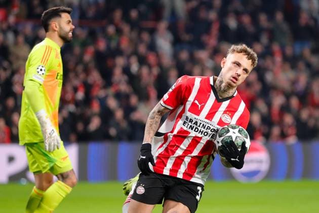 EINDHOVEN, 04-03-2025, Philips Stadium, UEFA Champions League, round of 16 1st leg, season 2024 25, match between PSV and Arsenal, PSV player Noa Lang celebrating the 1-3 PSV - Arsenal  x28168970x Copyright: